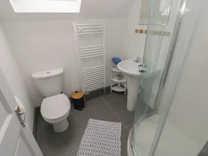 The Loft Wisteria Cottage - Bathroom