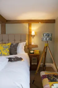 The Queen's Inn - Room
