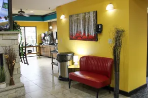 Parkwood Inn & Suites - Hall