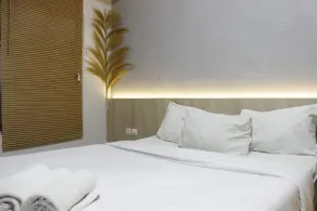 Modern and Cozy Studio Room at Easton Park Residence near UNPAD By Travelio - Chambre