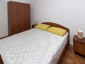 Apartment Katien / One Bedroom A1 - Rum