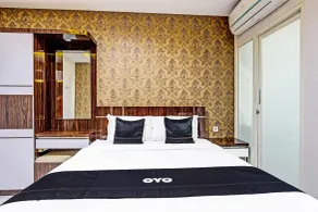 Collection O 90253 DHelomi - Room