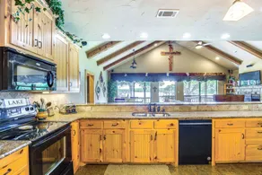 Views & Private Dock: Lakefront Eustace House! - Innvendig