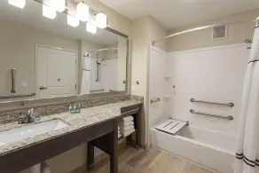 Grandstay Hotel Milbank - Bathroom