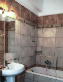 Alexiou Hotel - Badezimmer