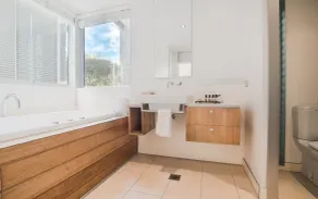 Noosa Residences - Bathroom