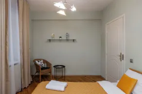 Spacious apartments near Pobedy Square - Chambre