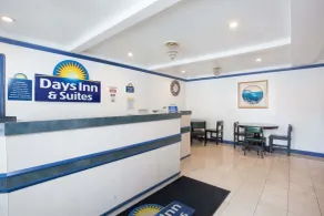 Days Inn by Wyndham Orange Anaheim - Hall