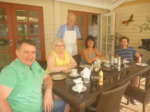 Must Love Dogs B&B & Self Contained Cottage - Restaurant