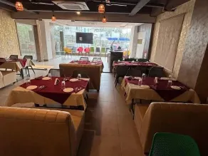 Hotel Amulya Royal Inn - Restaurant