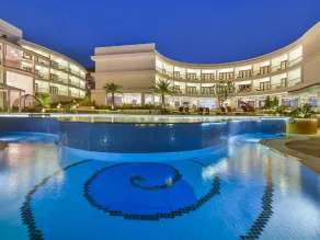 Park Regis Goa - Pool