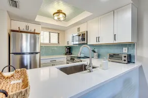Walk to Beach & Bites! St Augustine Resort Condo - Parte interna