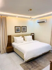 PLUSH HOTEL - Chambre