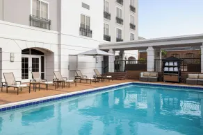 Courtyard by Marriott Charleston Historic District - Piscine