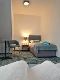 Henryk - Room