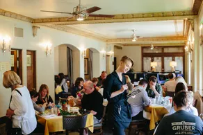 The Plaza Hotel - Milwaukee - Restaurant