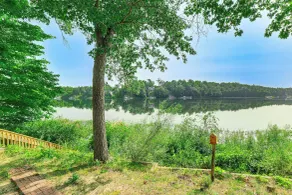 Private Island: Home in Belding w/ Dock & Grill! - Innvendig