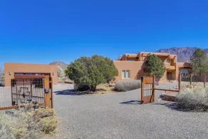 Luxe Desert Retreat w/ Mtn Views in Albuquerque! - Interiør