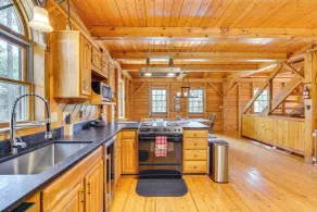 Athol Cabin w/ Deck & Fire Pit, 10 Mi to Lake - Interior