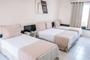 Ferian Plaza Hotel - Chambre