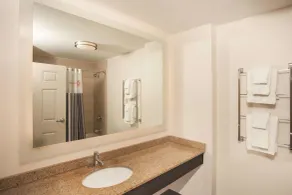 La Quinta Inn & Suites by Wyndham Chicago Downtown - Salle de bain
