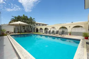Coral Sands Motel - Pool