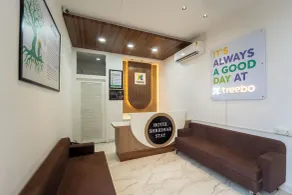 Treebo Shridhar Stay, 2 km from Indore Junction - Rezeption