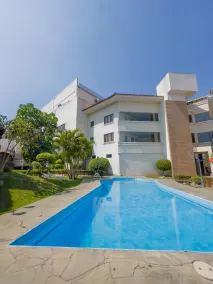 AVANTI HOTEL & CONVENTION CENTER - Pool