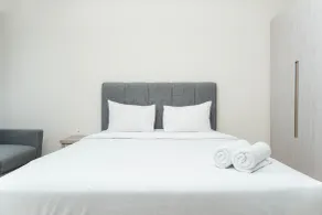 Best Location Studio Room @ Menteng Park Apartment By Travelio - Room