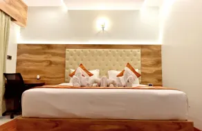 Royal Lotus View Resotel - Room