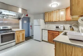 4 Mi to Mauch Chunk Lake: Spacious Apt w/ Bar! - Innvendig