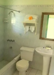 Gold Nugget Hotel - Bathroom