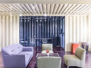 Hotel Box Park - Sitteområde i lobbyen