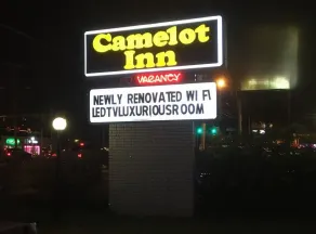 Camelot Inn Motel - Front of property