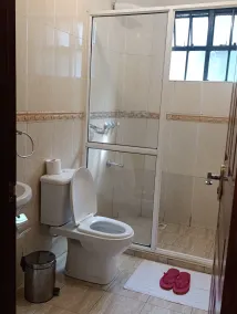meltonia suites by extended stays - Baño