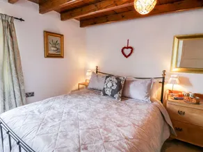 Crooked Cottage - Room