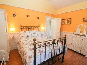 Longfield Lodge - Interior