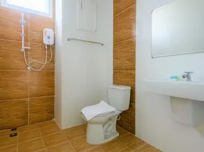 O2 Hotel สกลนคร (โรงแรม โอทู สกลนคร) - Baño