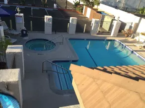Queens Inn Anaheim - Piscine