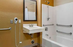 Extended Stay America Suites - Detroit - Madison Heights - Bathroom