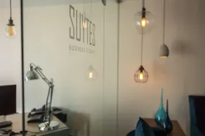 Suytes - Hall