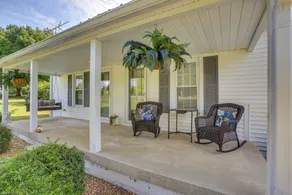 Home 9 Mi to Dtwn Springfield w/ Porch & Yard! - Interiør
