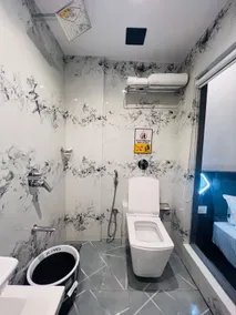 Hotel Larmont Luxury - Bathroom