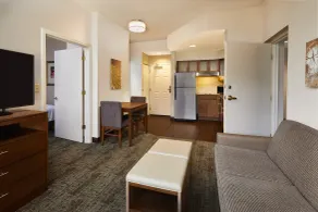 Staybridge Suites Orlando South by IHG - Chambre