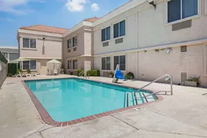 Comfort Suites Tulare Sequoia Gateway - Piscine