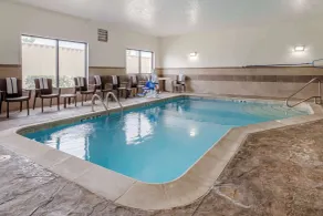 Comfort Suites Speedway - Kansas City - Piscine