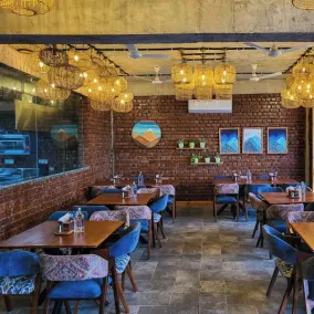 The Cozy Acorn Resort - Restaurant