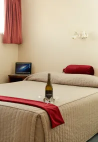 Bavarian Motel - Room