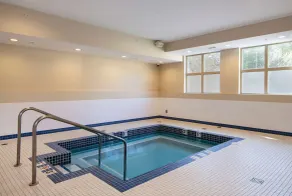 Super 8 by Wyndham Kamloops On The Hill - Pool
