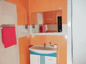 Hotel Raha - Bathroom